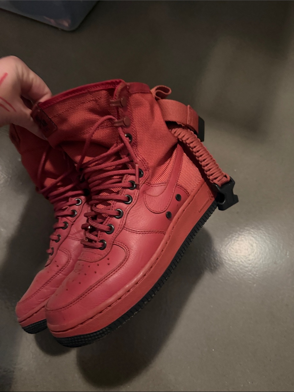Red Women's high Air Force 1 SF Sz7